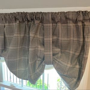 Country Curtains plaid check 2 pairs